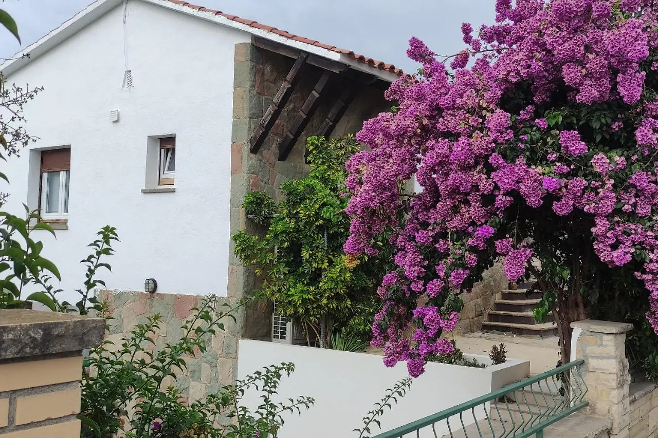 Newly Furnished Cozy House Next To The Beach Calafell Hiszpania