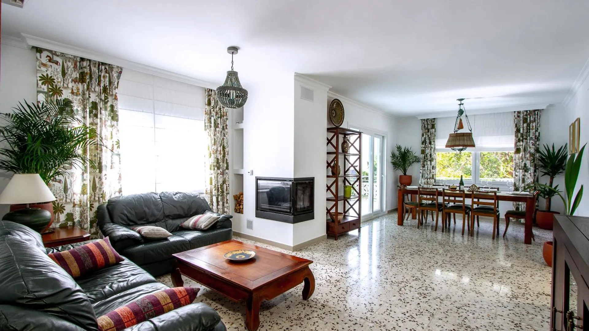 Newly Furnished Cozy House Next To The Beach Calafell Dom wakacyjny
